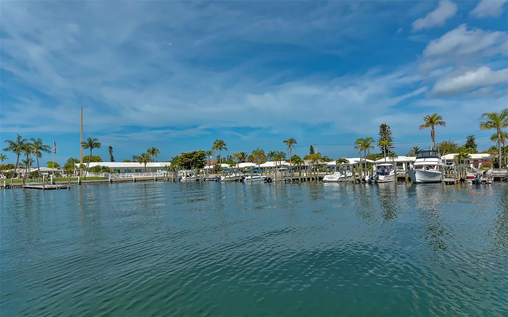 554 Spanish Drive South Longboat Key, FL 34228 - Photo 61 of 72