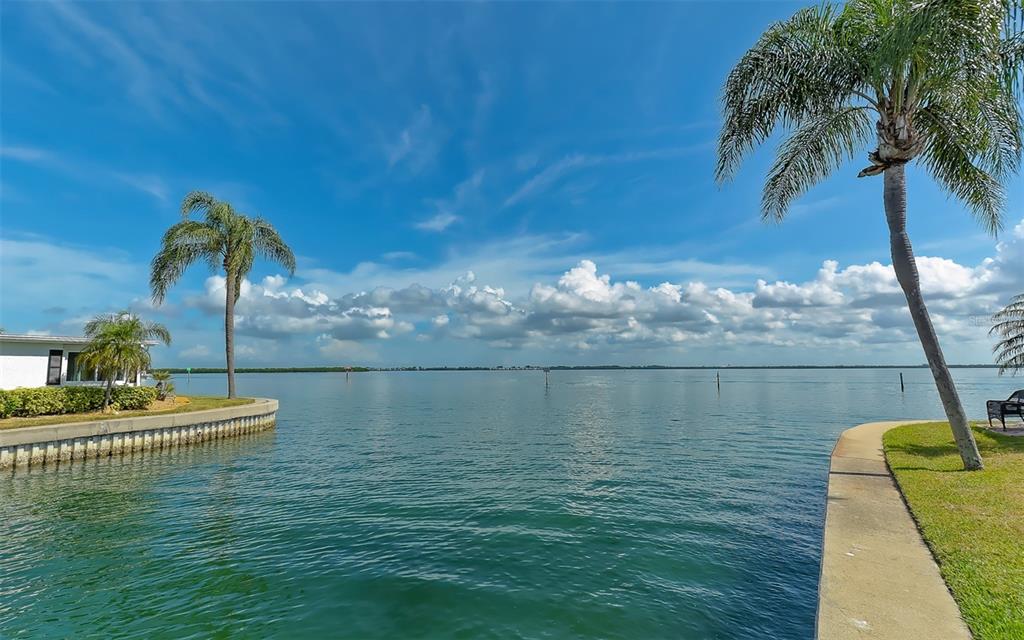 554 Spanish Drive South Longboat Key, FL 34228 - Photo 63 of 72