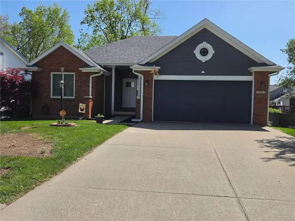 $378,000 | 2814 Quail Drive, St. Joseph, MO 64506