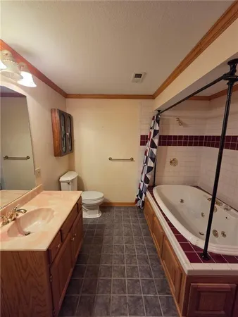 $378,000 | 2814 Quail Drive, St. Joseph, MO 64506