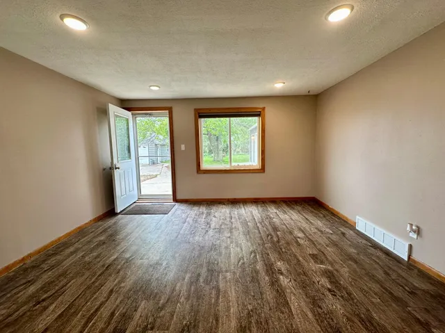 $305,000 | 210 160th Avenue, Edgerton, MN 56128