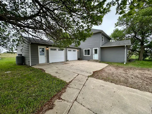 $305,000 | 210 160th Avenue, Edgerton, MN 56128