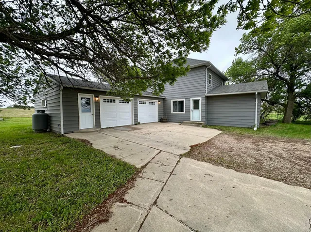$305,000 | 210 160th Avenue, Edgerton, MN 56128