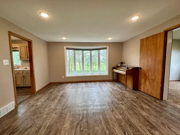 $305,000 | 210 160th Avenue, Edgerton, MN 56128