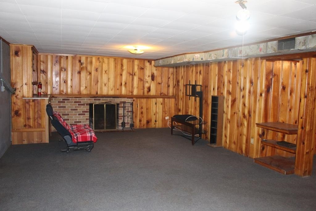 316 West Perry Street Belvidere, IL 61008 - Photo 15 of 21 an empty room with windows