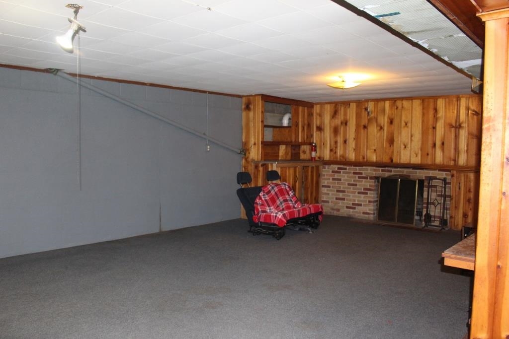 316 West Perry Street Belvidere, IL 61008 - Photo 16 of 21 an empty room with windows