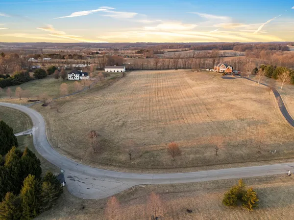 $550,000 | 135 Glyn Carin Lane, Granville, OH 43023
