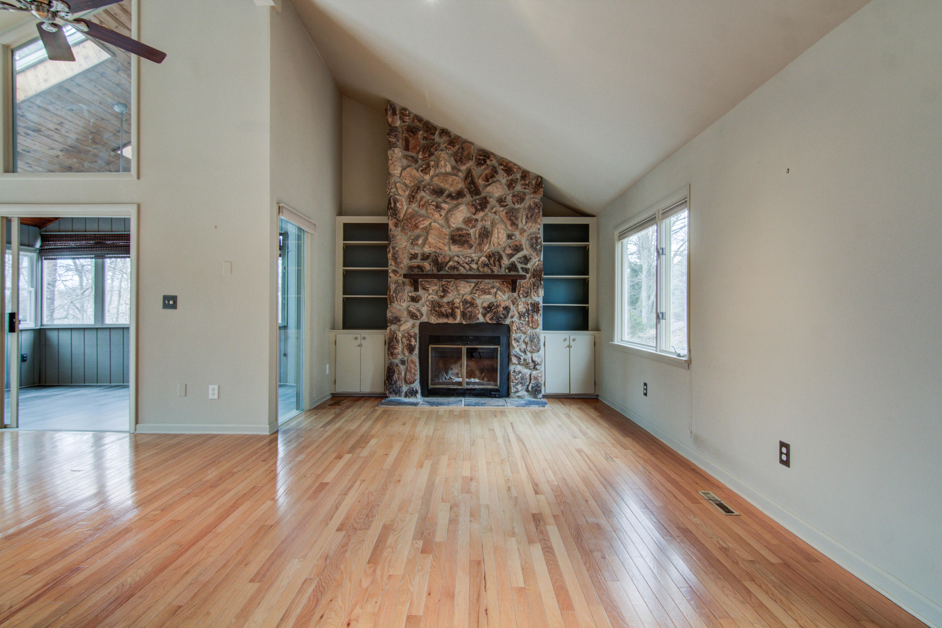 5031 Upland Game Road Roanoke, VA 24018 - Photo 11 of 39 Great Room