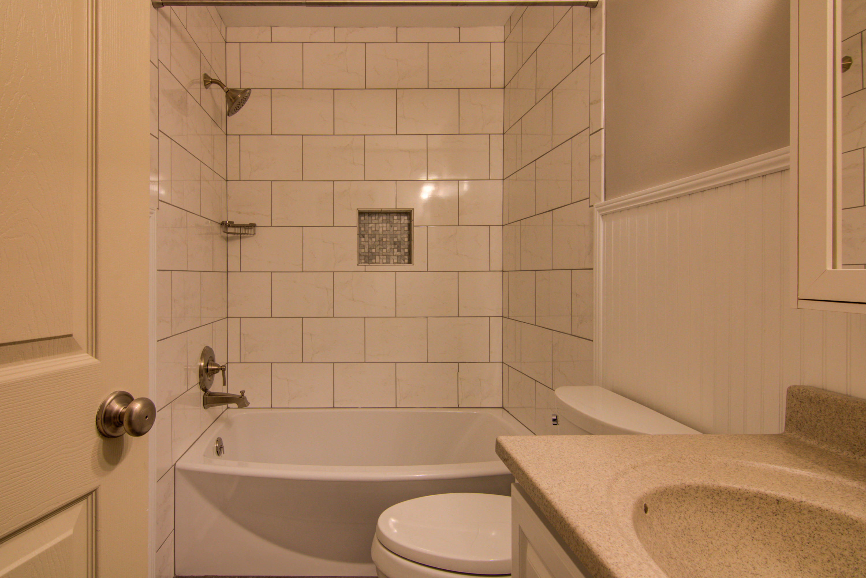 5031 Upland Game Road Roanoke, VA 24018 - Photo 34 of 39 Full Bath