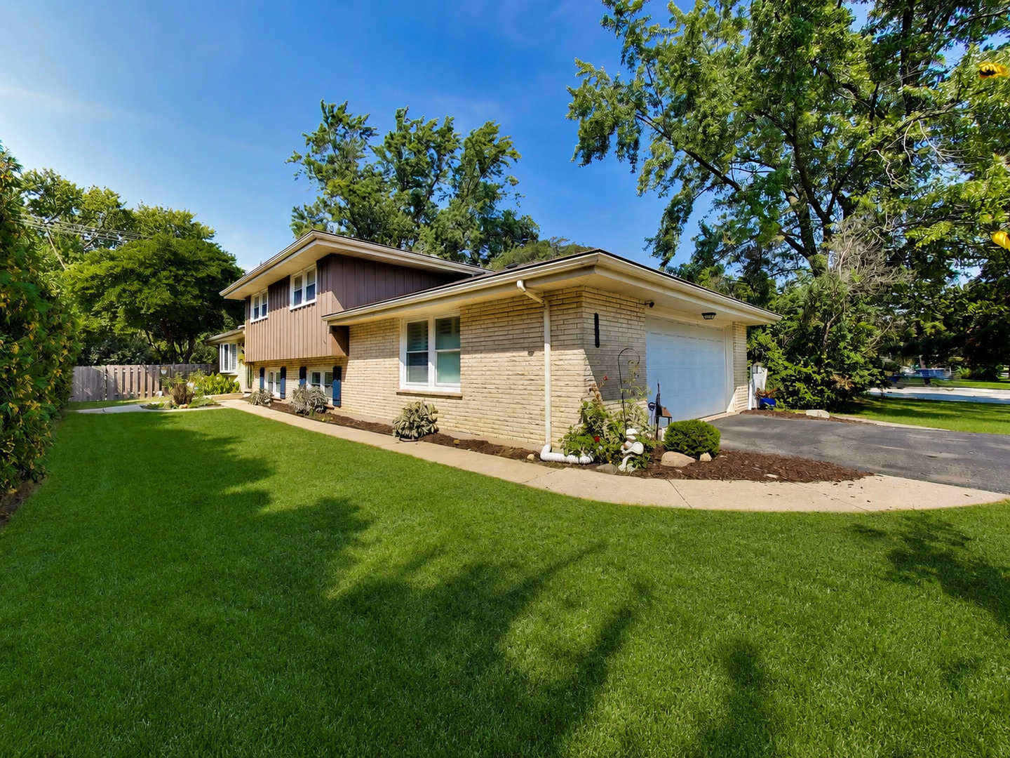 116 West Central Road Arlington Heights, IL 60005 - Photo 2 of 35 Gallery Image 2