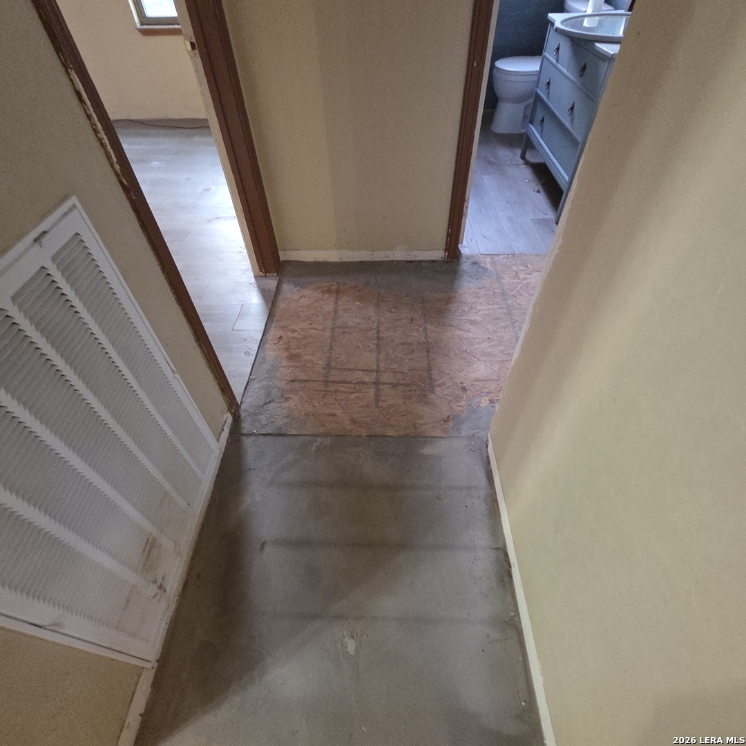 531 Deer Loop La Grange, TX 78945 - Photo 4 of 25