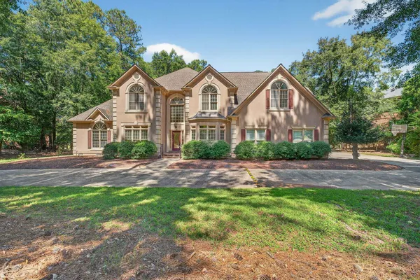$749,800 | 228 Indian Wells Drive, Spartanburg, SC 29306