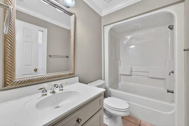 $880,000 | 228 Indian Wells Drive, Spartanburg, SC 29306