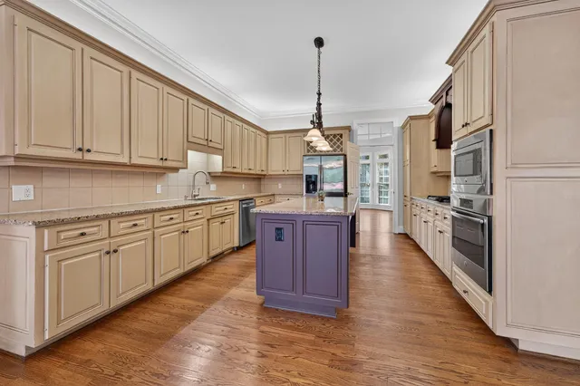 $880,000 | 228 Indian Wells Drive, Spartanburg, SC 29306