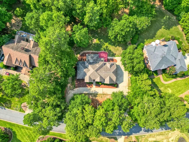$880,000 | 228 Indian Wells Drive, Spartanburg, SC 29306