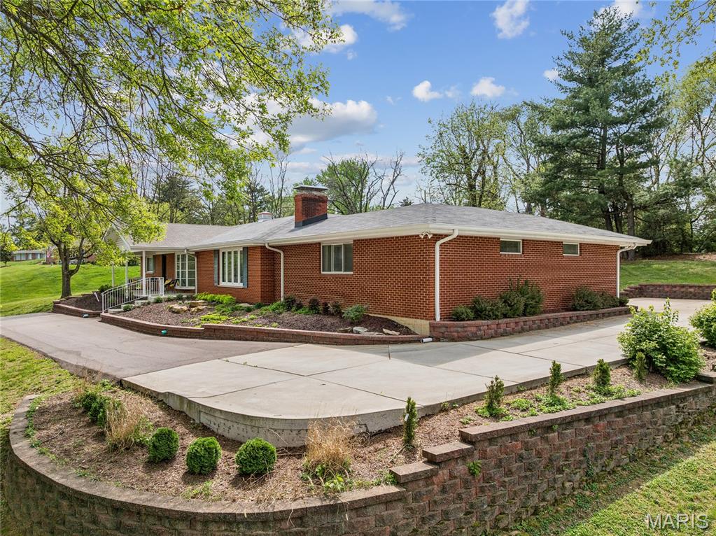 9 Lochhaven Lane Ballwin, MO 63021 - Photo 3 of 57