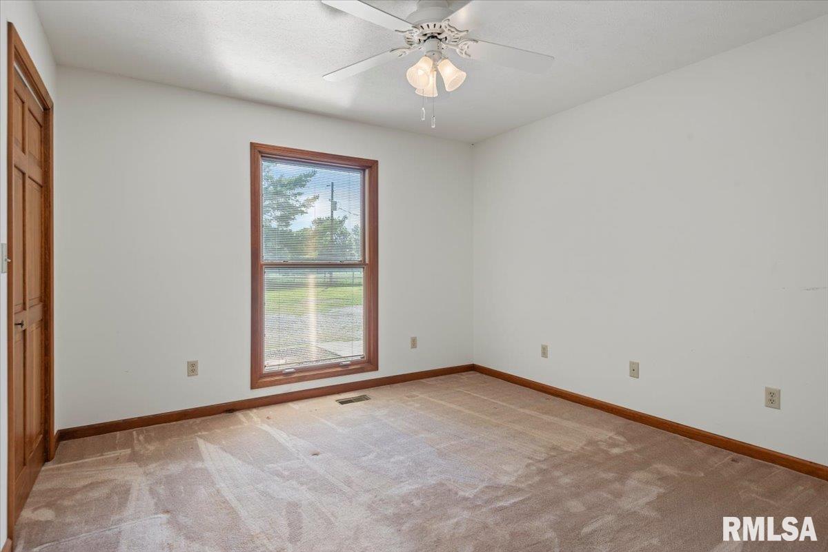 1997 New Lake Road Jacksonville, IL 62650 - Photo 23 of 39