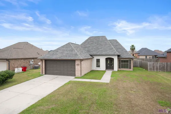 $2,350 | 41206 Colonial Drive, Sorrento, LA 70778