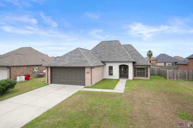 $2,350 | 41206 Colonial Drive, Sorrento, LA 70778