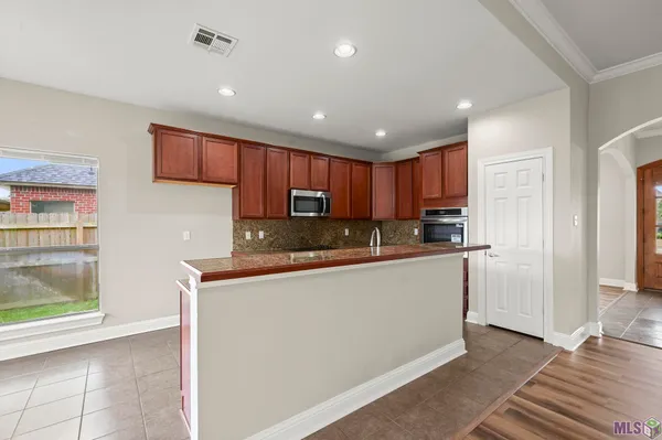 $2,350 | 41206 Colonial Drive, Sorrento, LA 70778