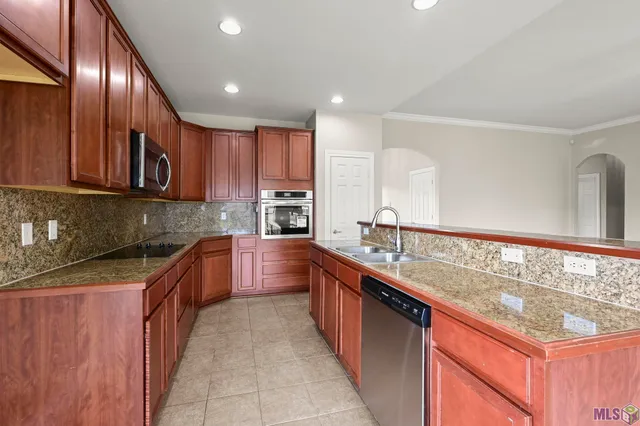 $2,350 | 41206 Colonial Drive, Sorrento, LA 70778