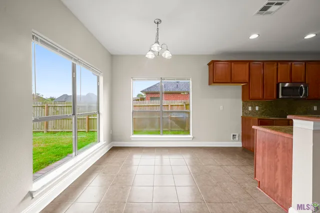 $2,350 | 41206 Colonial Drive, Sorrento, LA 70778