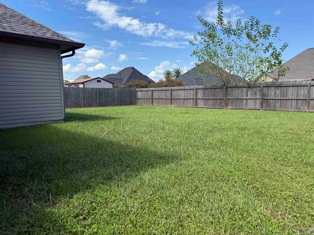 $2,350 | 41206 Colonial Drive, Sorrento, LA 70778