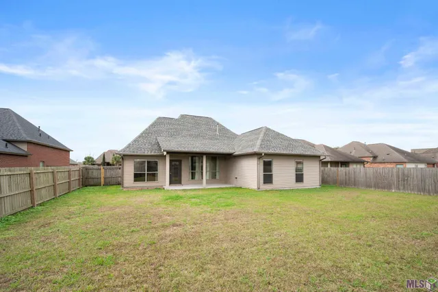 $2,350 | 41206 Colonial Drive, Sorrento, LA 70778