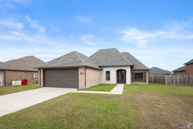 $2,350 | 41206 Colonial Drive, Sorrento, LA 70778