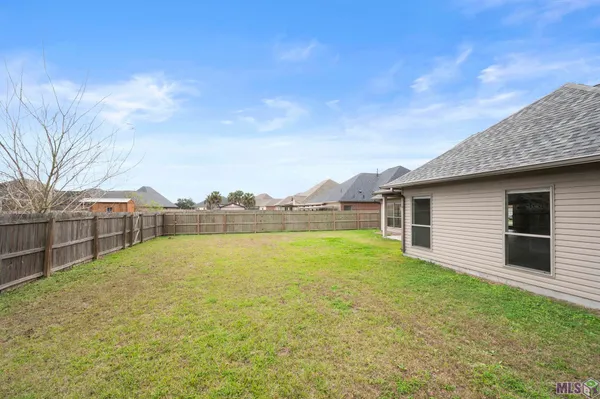 $2,350 | 41206 Colonial Drive, Sorrento, LA 70778