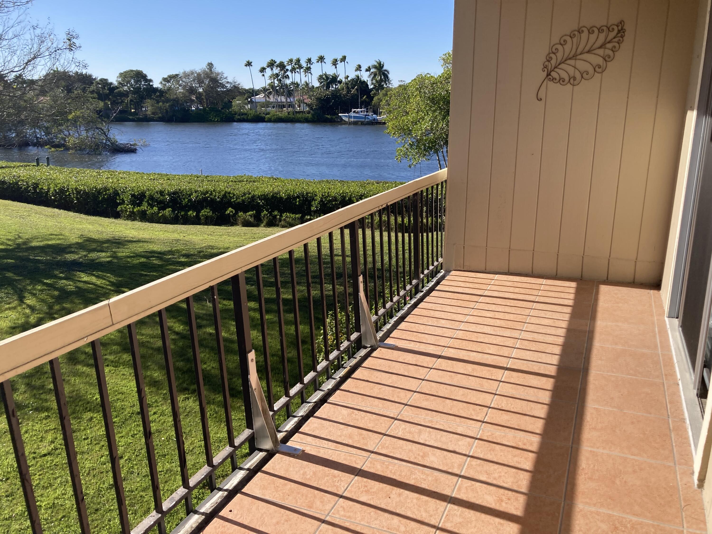 9120 Southeast Riverfront Terrace, Unit A Jupiter, FL 33469 - Photo 17 of 25 IMG_5697