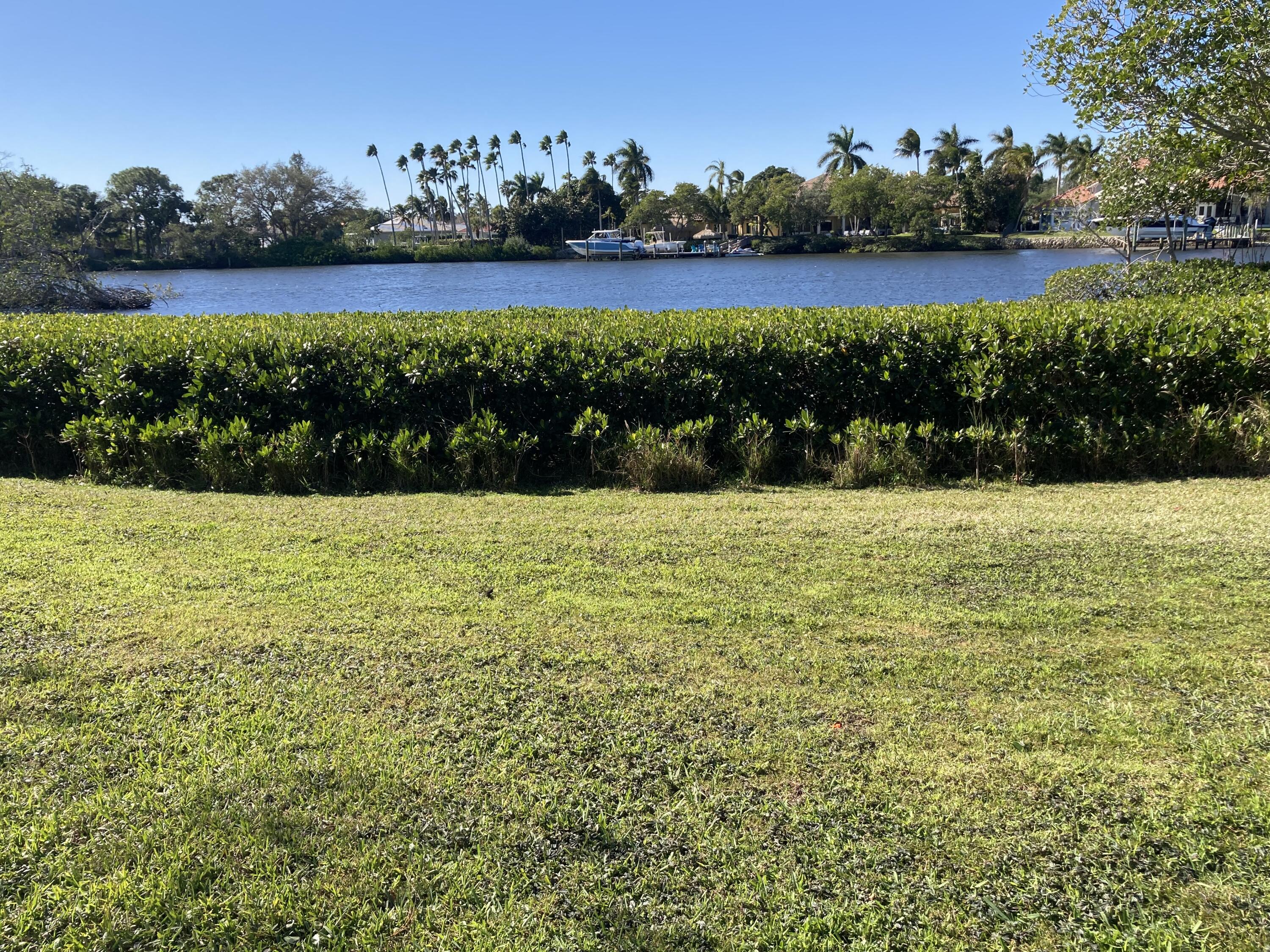 9120 Southeast Riverfront Terrace, Unit A Jupiter, FL 33469 - Photo 18 of 25 IMG_5713