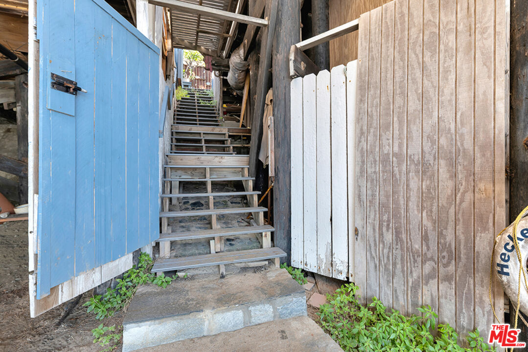 24528 Malibu Road Malibu, CA 90265 - Photo 56 of 68