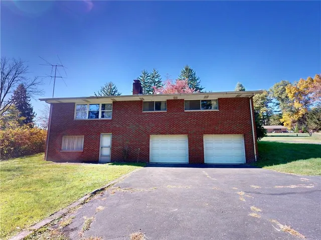 $270,000 | 200 Cherokee Drive, Butler, PA 16001