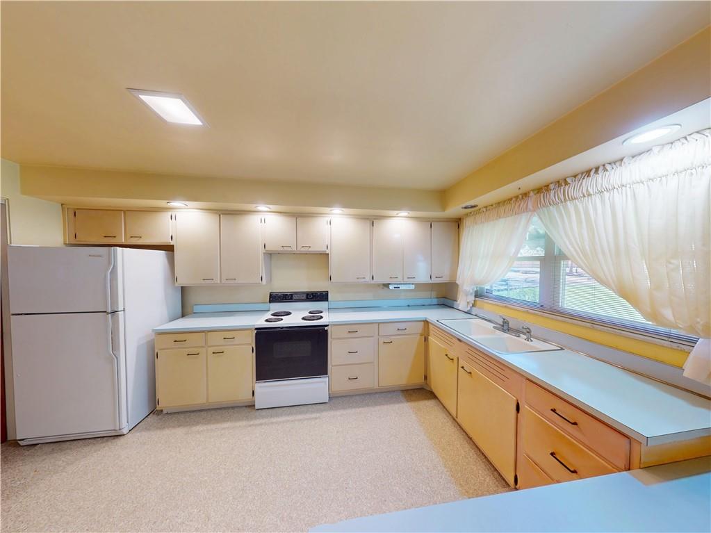 200 Cherokee Drive Butler, PA 16001 - Photo 5 of 16