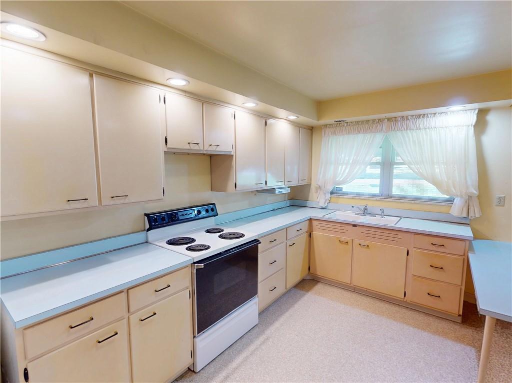 200 Cherokee Drive Butler, PA 16001 - Photo 6 of 16