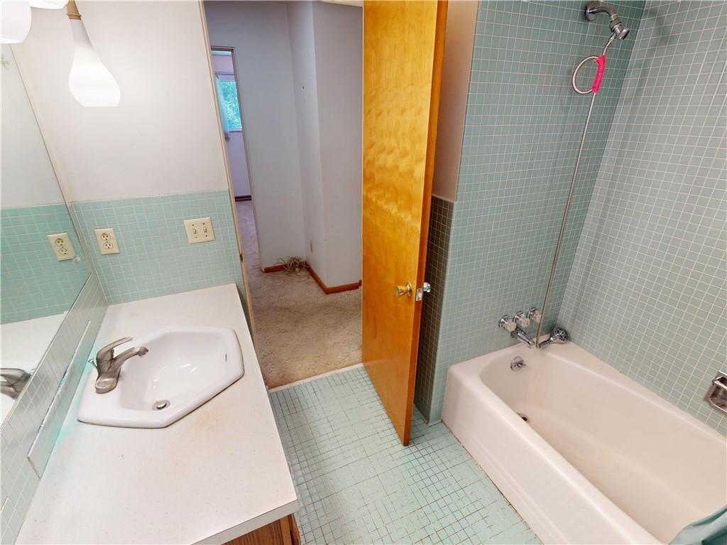 200 Cherokee Drive Butler, PA 16001 - Photo 10 of 16