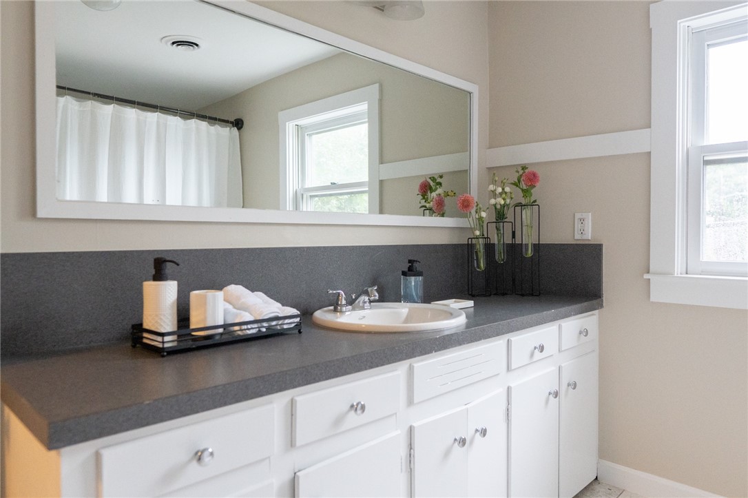 17 Mc Allister Street Newport, RI 02840 - Photo 14 of 38