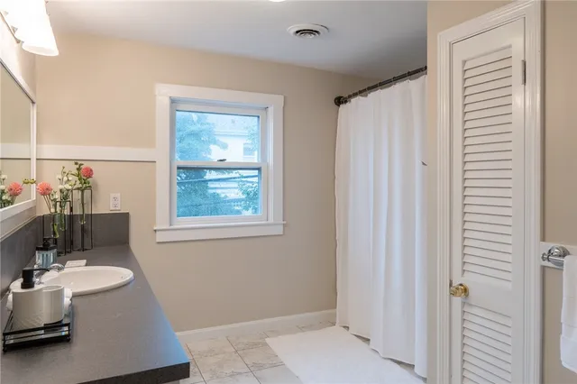 $2,800 | 17 Mc Allister Street, Newport, RI 02840