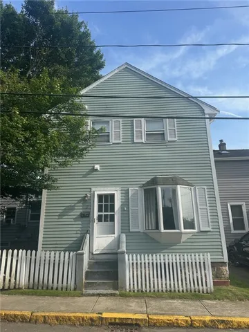 $2,800 | 17 Mc Allister Street, Newport, RI 02840