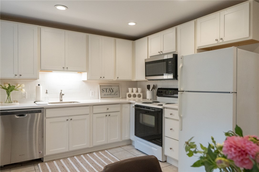 17 Mc Allister Street Newport, RI 02840 - Photo 37 of 38