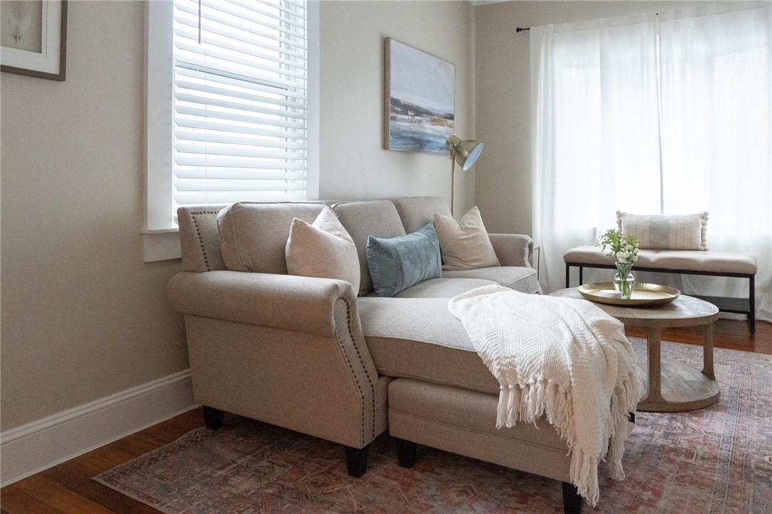 17 Mc Allister Street Newport, RI 02840 - Photo 4 of 38