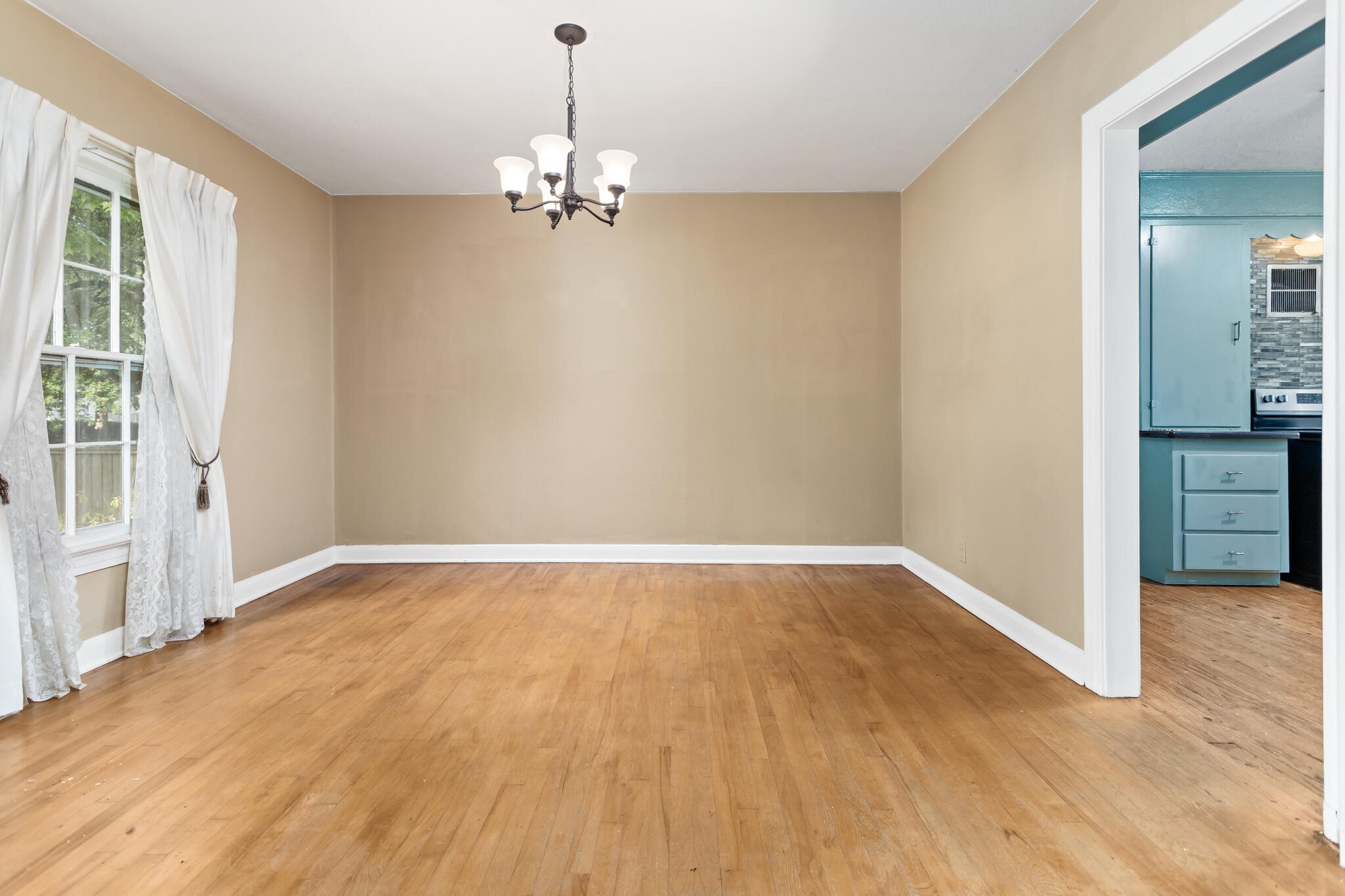 2660 Long Street Beaumont, TX 77702 - Photo 12 of 37