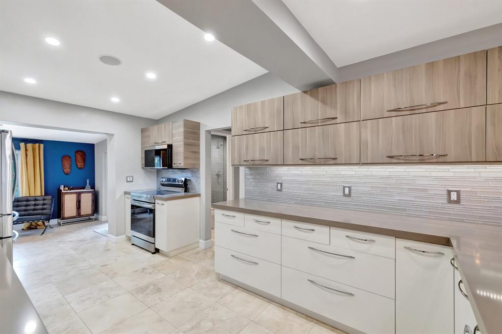 201 Northeast 28th Court Wilton Manors, FL 33334 - Photo 12 of 83