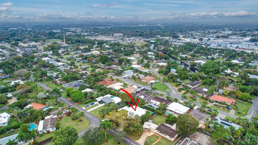 201 Northeast 28th Court Wilton Manors, FL 33334 - Photo 73 of 83 an aerial view of residential houses with city view