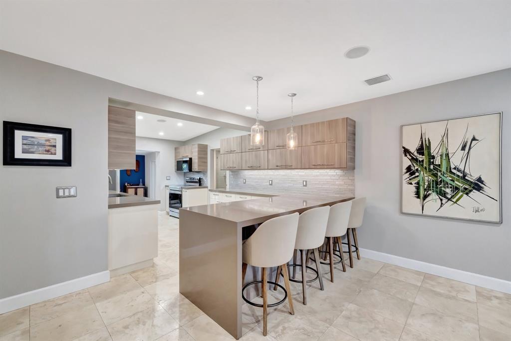 201 Northeast 28th Court Wilton Manors, FL 33334 - Photo 10 of 83