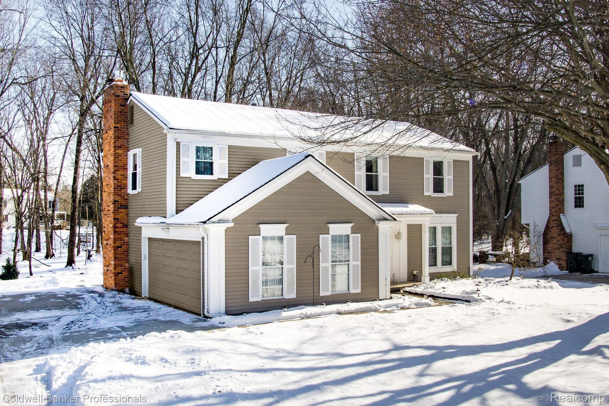 1362 West Fairview Lane Rochester, MI 48306 - Photo 2 of 35 Beautiful and neutral exterior with a new chimney