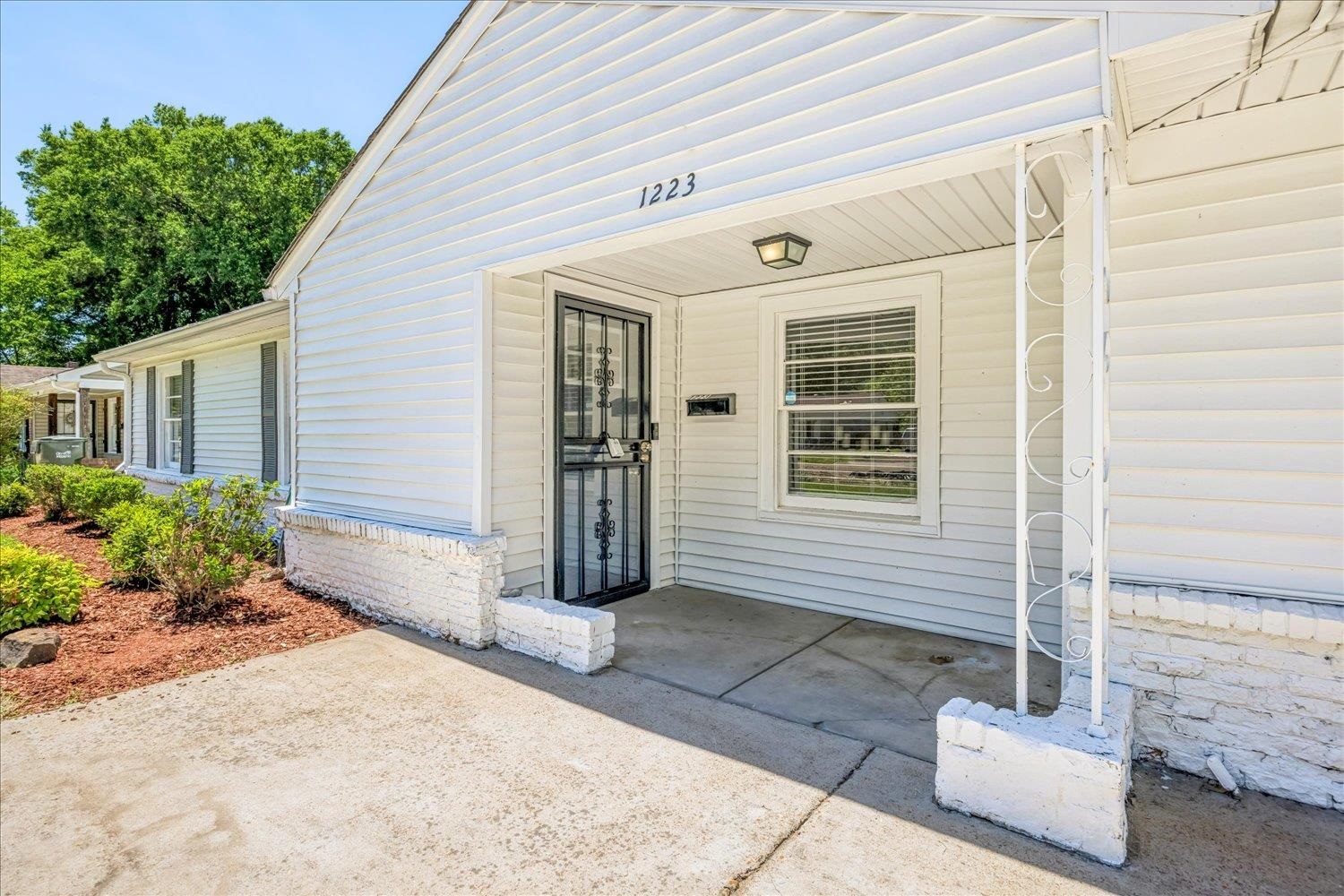 1223 South Perkins Road Memphis, TN 38117 - Photo 1 of 38