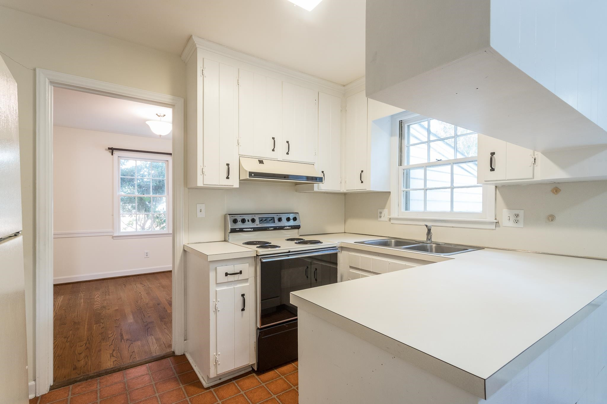 5209 Edgewood Road Raleigh, NC 27609 - Photo 20 of 33 Kitchen