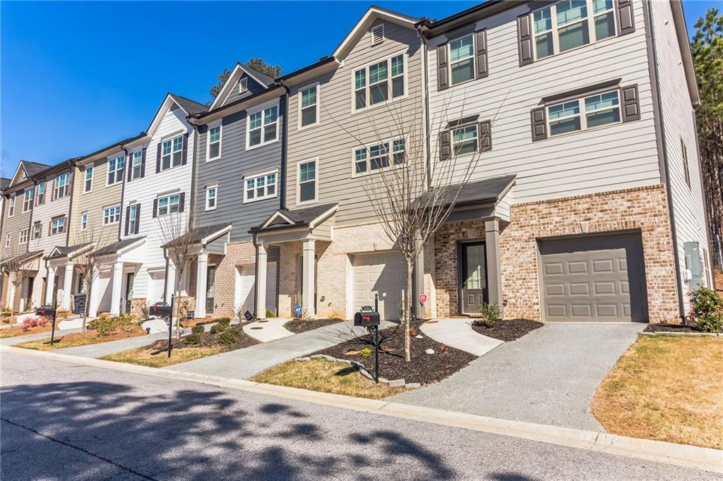 3123 Meadowstone Lane Southwest Atlanta, GA 30331 - Photo 2 of 18